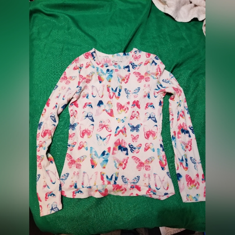 No boundaries long sleeve tee shirt